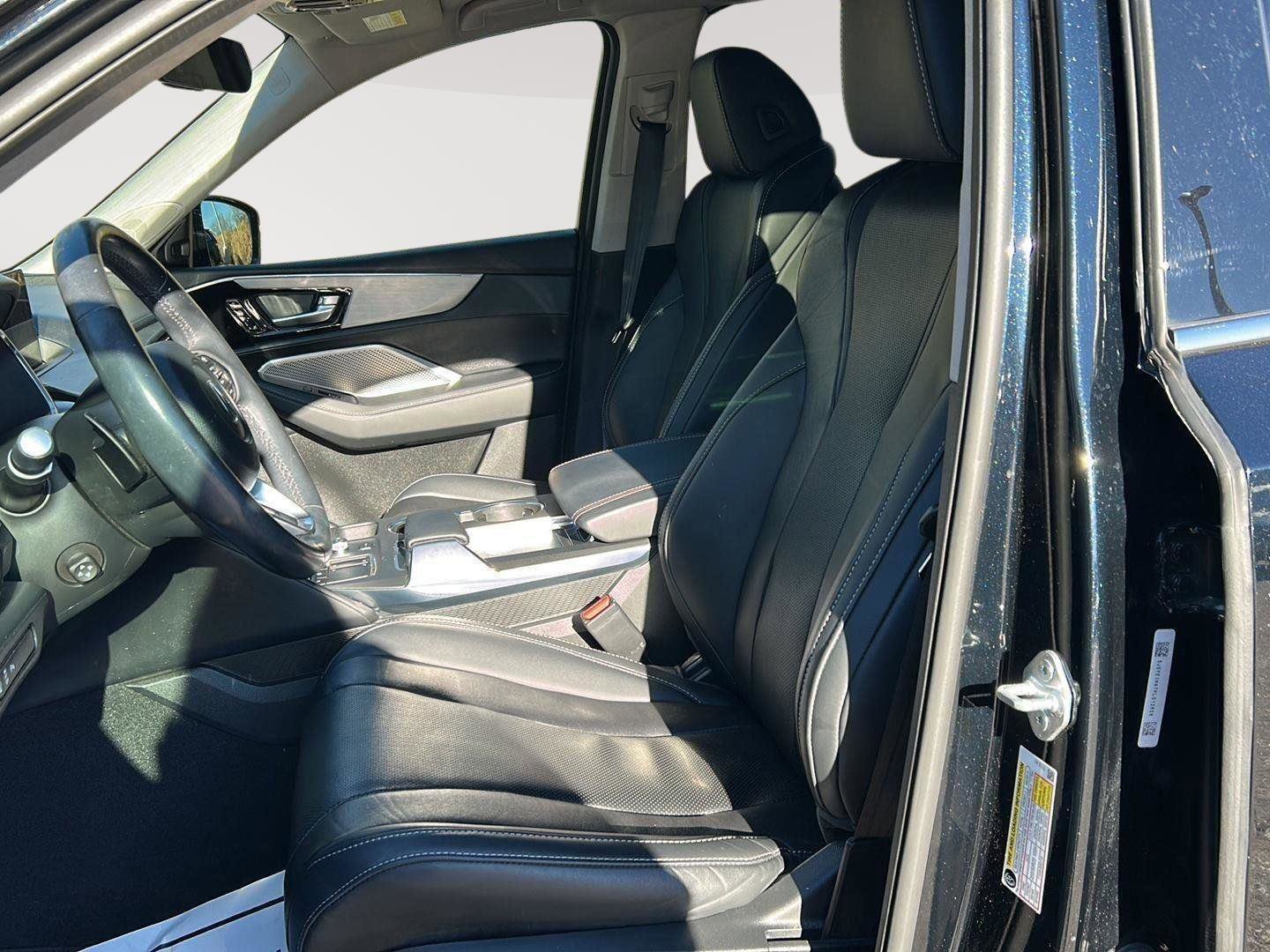 Used 2023 Acura MDX SH-AWD w/ Technology Package image 9