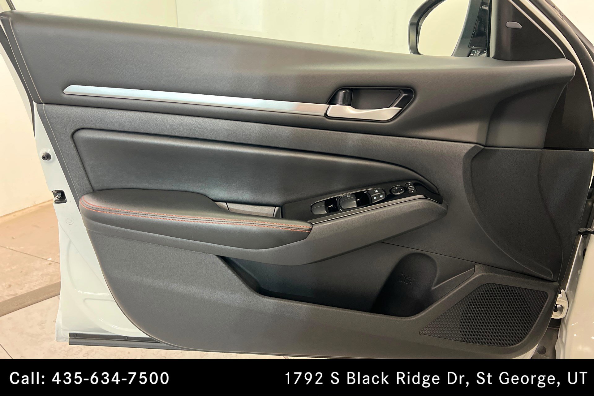 Used 2024 Nissan Altima 2.5 SR FWD image 14