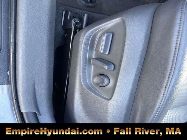 Used 2020 Toyota Camry XLE w/ Sunroof Package image 18