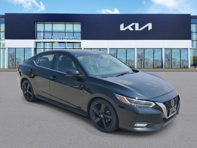 Used 2023 Nissan Sentra SR w/ SR Premium Package FWD image 2