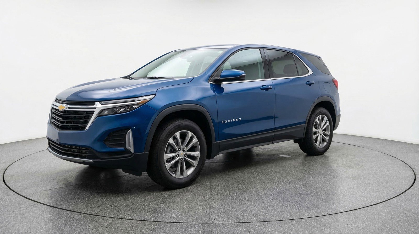 Used 2025 Chevrolet Equinox LT image 3