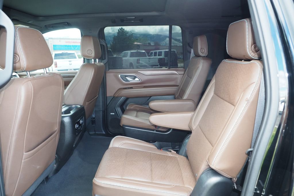 Used 2022 Chevrolet Suburban High Country w/ Premium Package 2 image 16