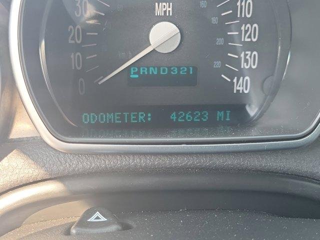 Used 2003 Chevrolet SSR w/ Preferred Equipment Group image 28