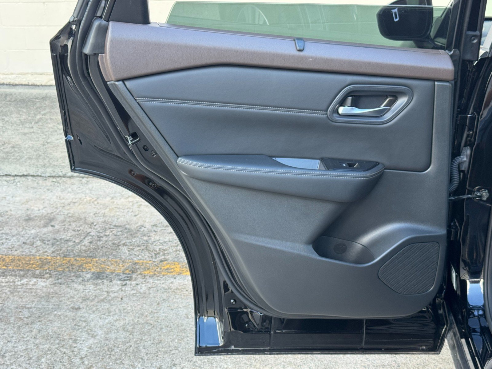 Used 2023 Nissan Rogue SV w/ SV Premium B Package FWD image 37