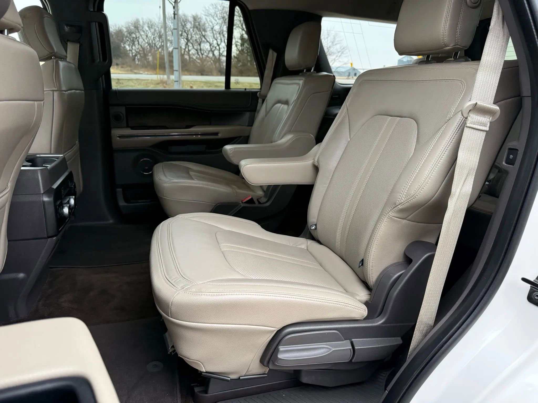 Used 2018 Ford Expedition Limited w/ Equipment Group 301A image 13