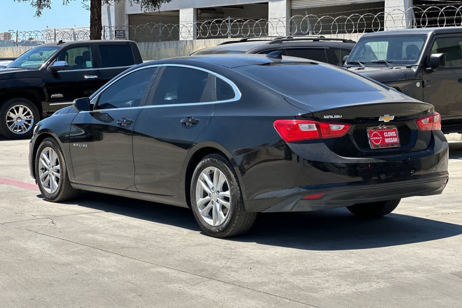 Used 2016 Chevrolet Malibu LT FWD image 8