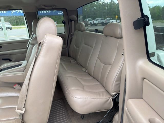Used 2004 Chevrolet Silverado 1500 LT w/ Light Duty Power Package AWD/4WD image 11