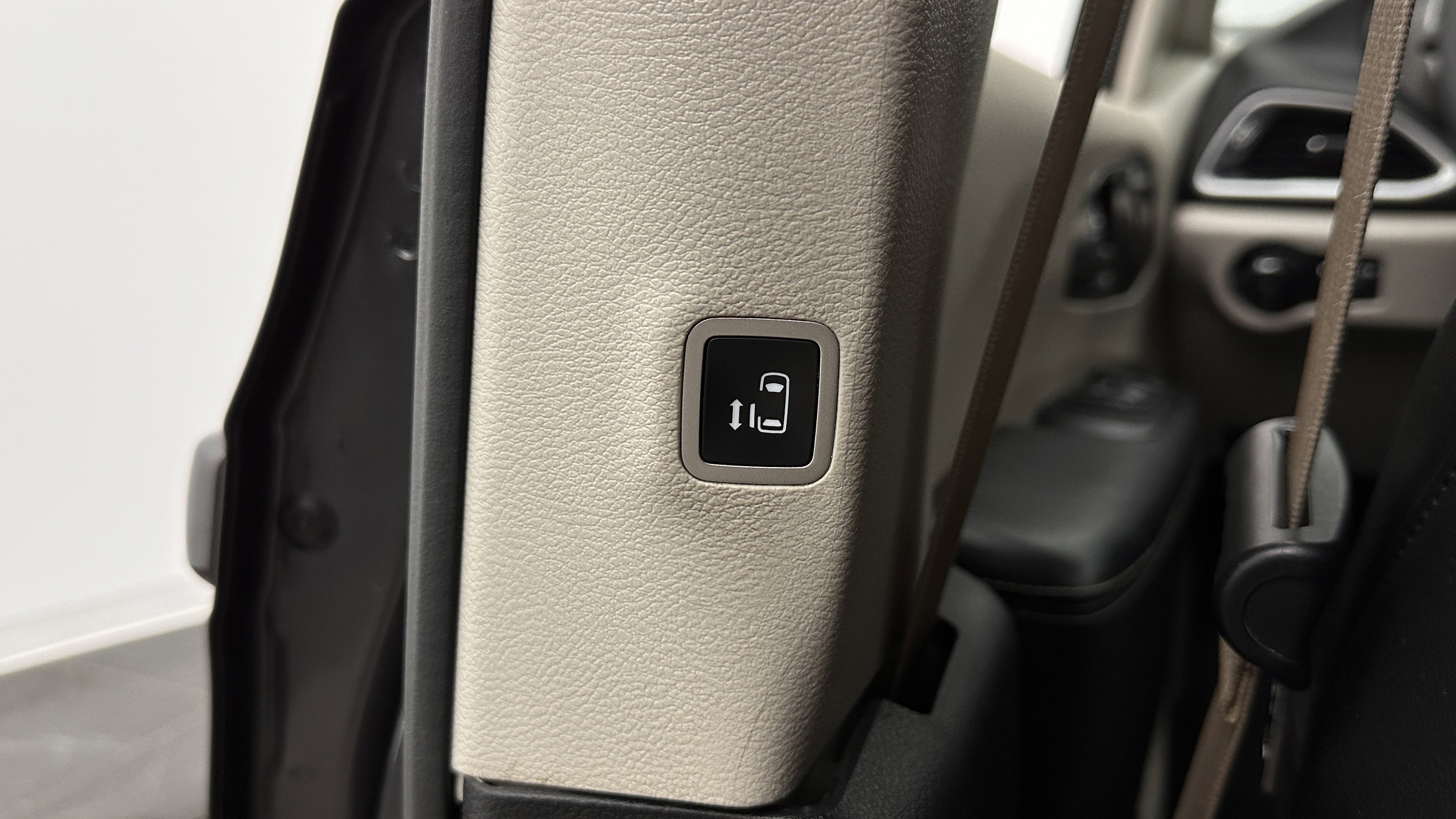 Used 2022 Chrysler Pacifica Touring-L FWD image 29