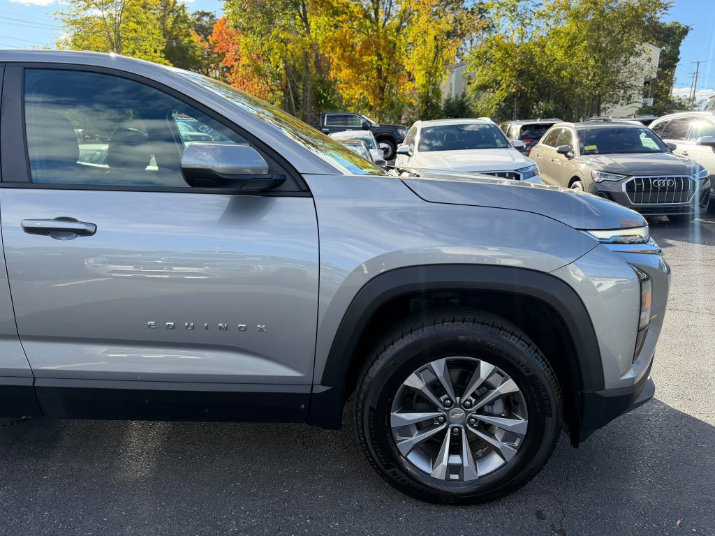 Used 2026 Chevrolet Equinox LT AWD/4WD image 21
