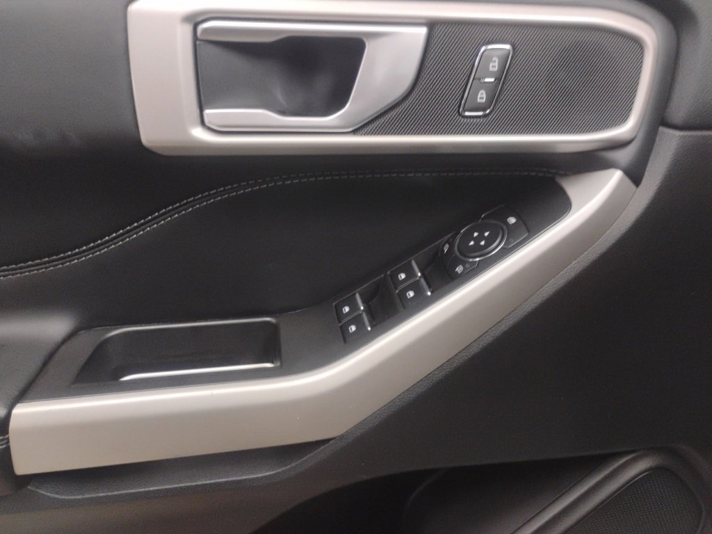 Used 2024 Ford Explorer XLT w/ Equipment Group 202A image 17