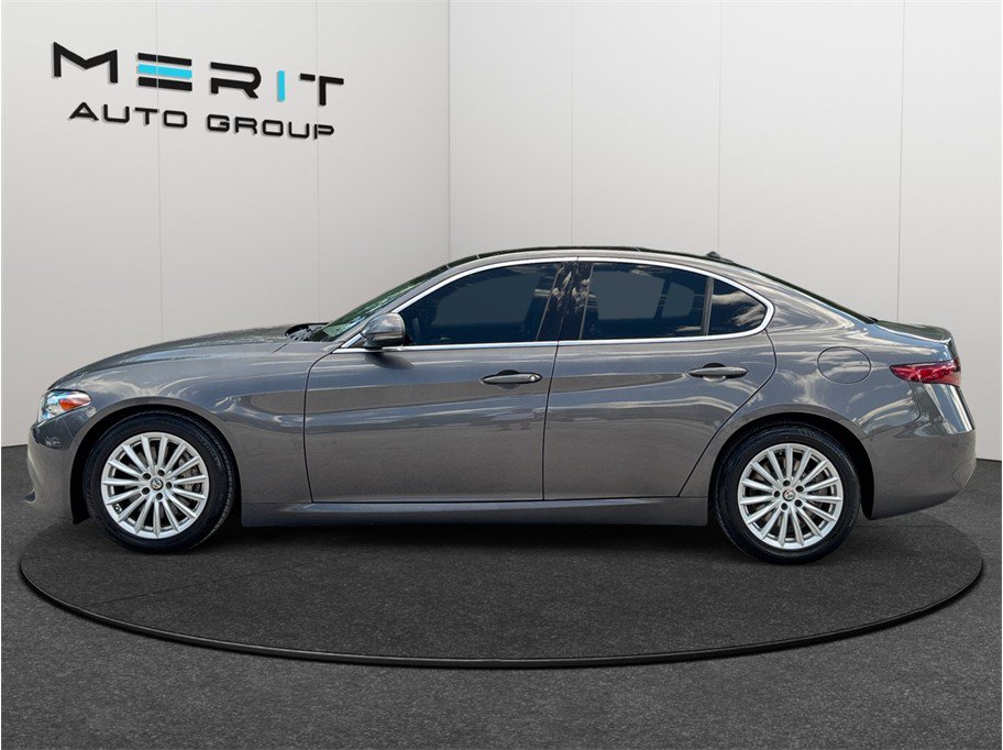 Used 2021 Alfa Romeo Giulia Sprint w/ Sun & Sound Package RWD image 5