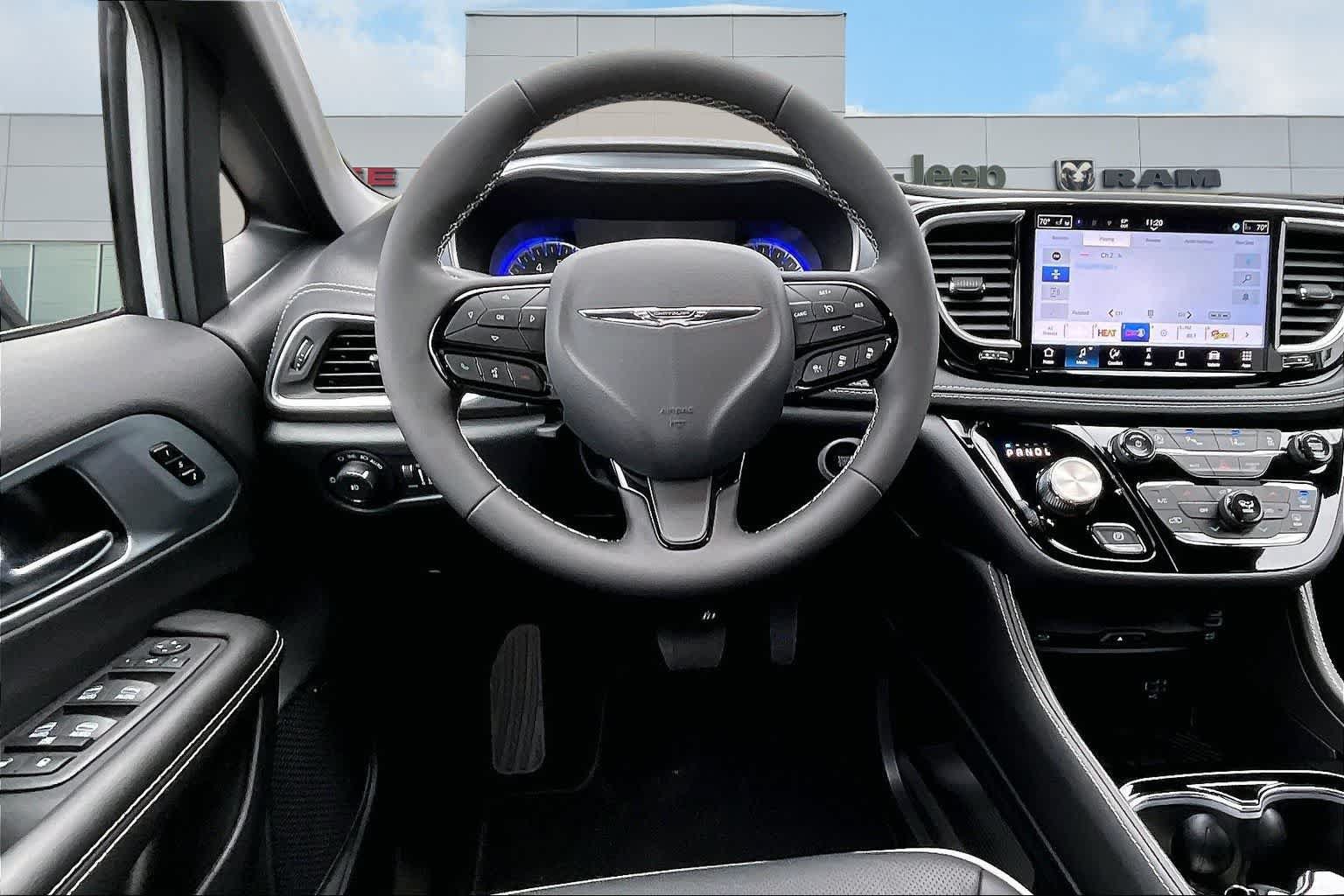 New 2026 Chrysler Pacifica Limited w/ Uconnect Theater Family Group AWD/4WD image 15