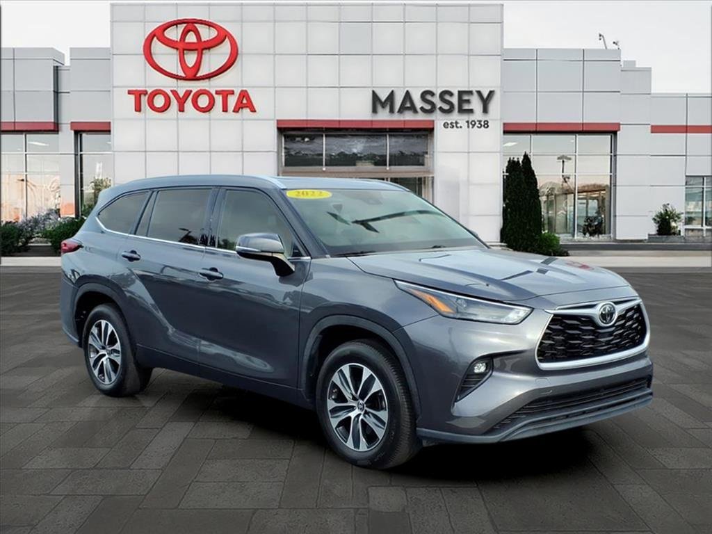 Used 2022 Toyota Highlander XLE