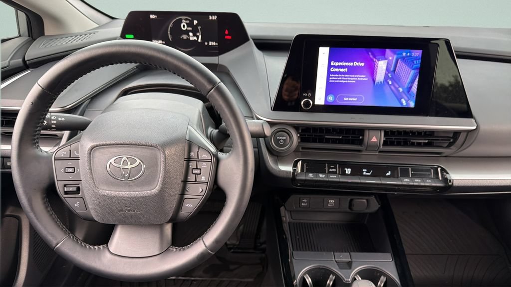 Used 2025 Toyota Prius LE FWD image 19