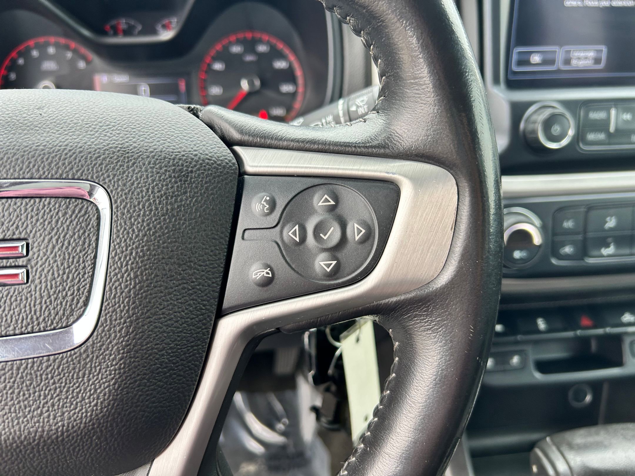 Used 2016 GMC Canyon SLT w/ Driver Alert Package image 13