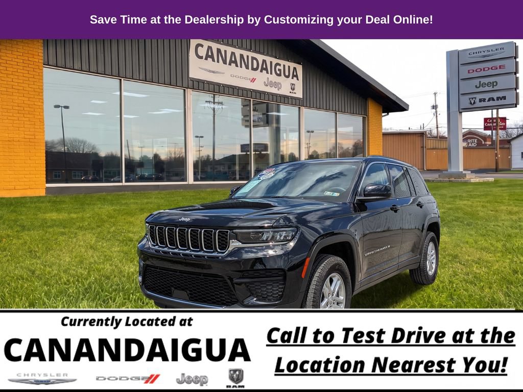 Used 2023 Jeep Grand Cherokee Laredo AWD/4WD image 5