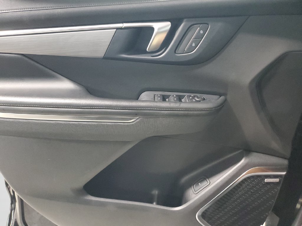 Used 2025 Buick Enclave Preferred AWD/4WD image 18