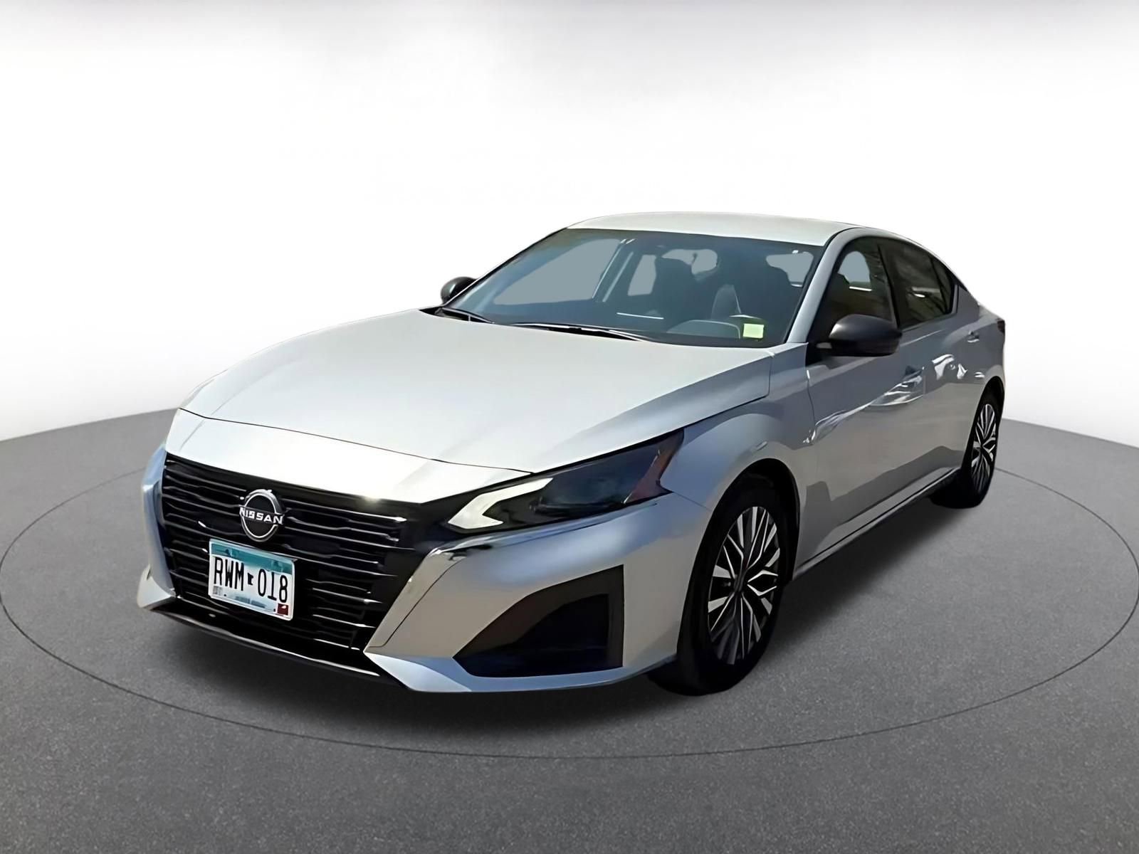 Used 2025 Nissan Altima 2.5 SV FWD image 7