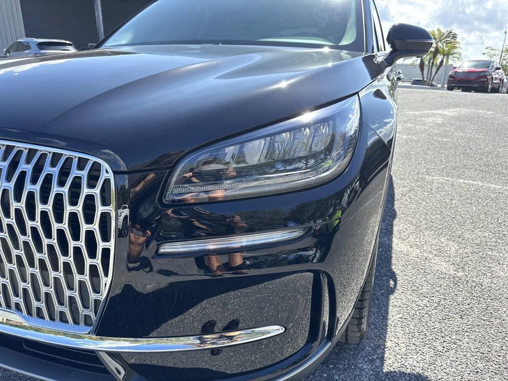 New 2026 Lincoln Corsair Premiere image 9