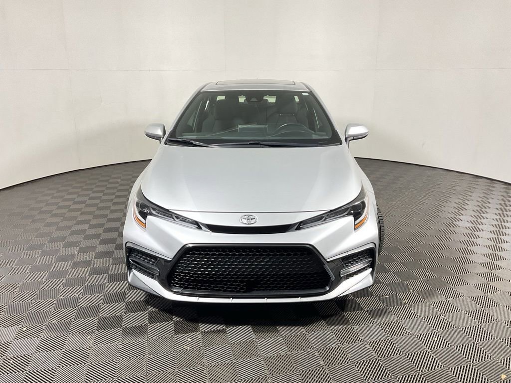 Used 2020 Toyota Corolla SE w/ SE Premium Package FWD image 6