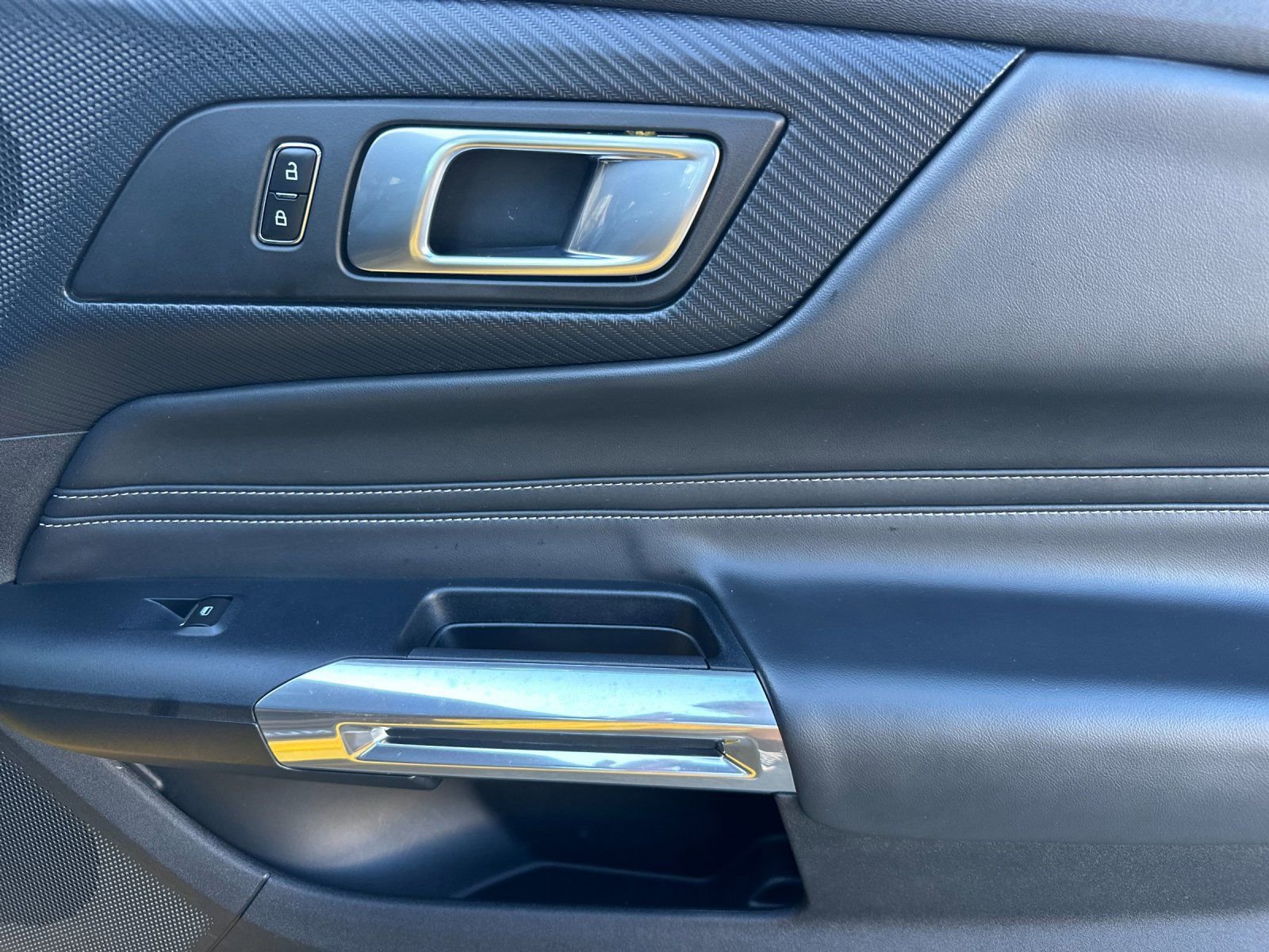 Used 2024 Ford Mustang Premium image 19