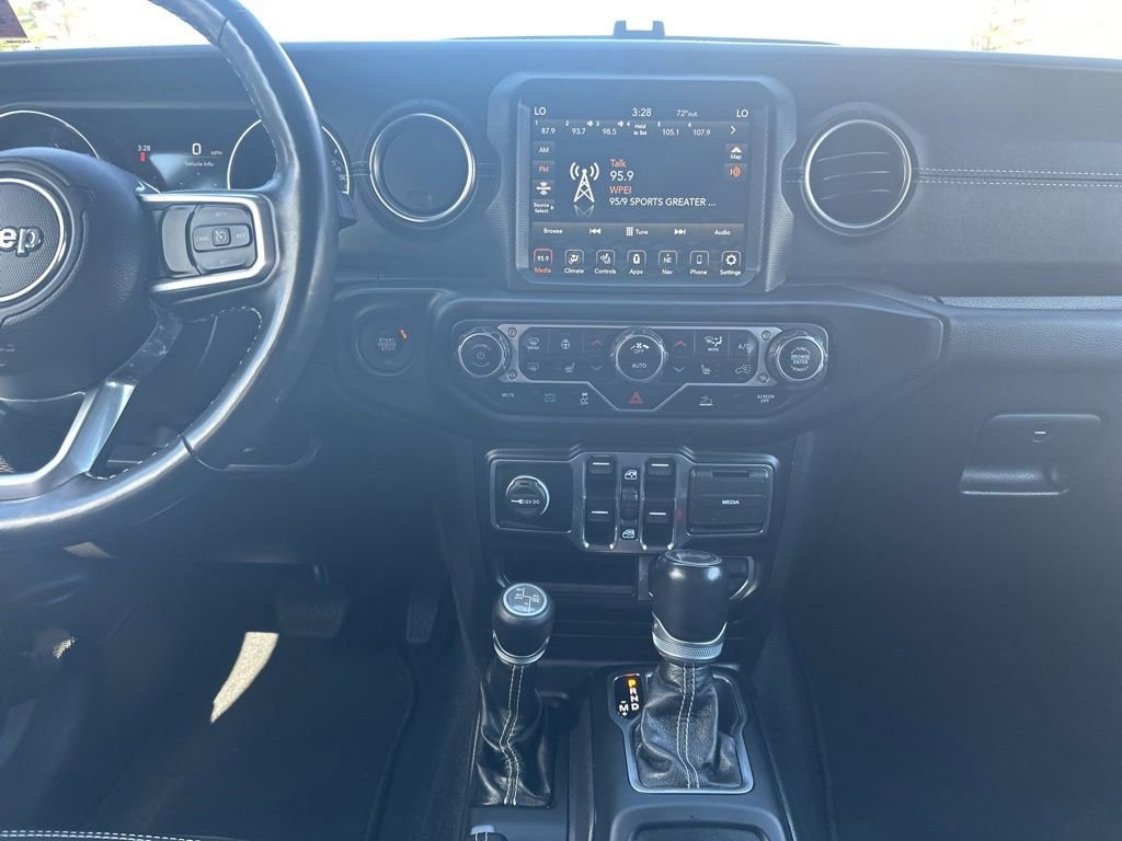 Used 2022 Jeep Wrangler Unlimited Sahara w/ Cold Weather Group AWD/4WD image 20