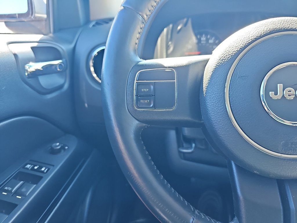 Used 2012 Jeep Compass Latitude FWD image 17