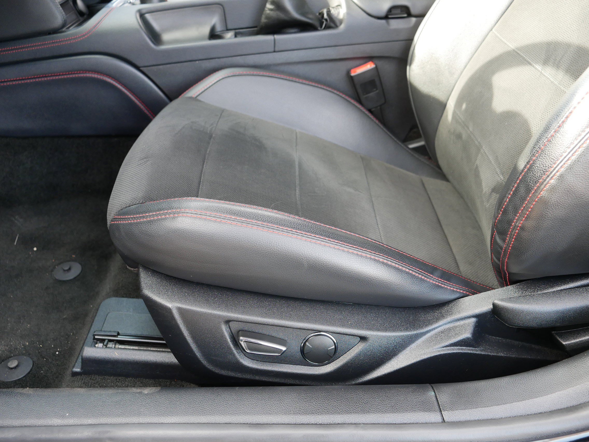 Used 2019 Ford Mustang GT Premium w/ Equipment Group 401A image 20