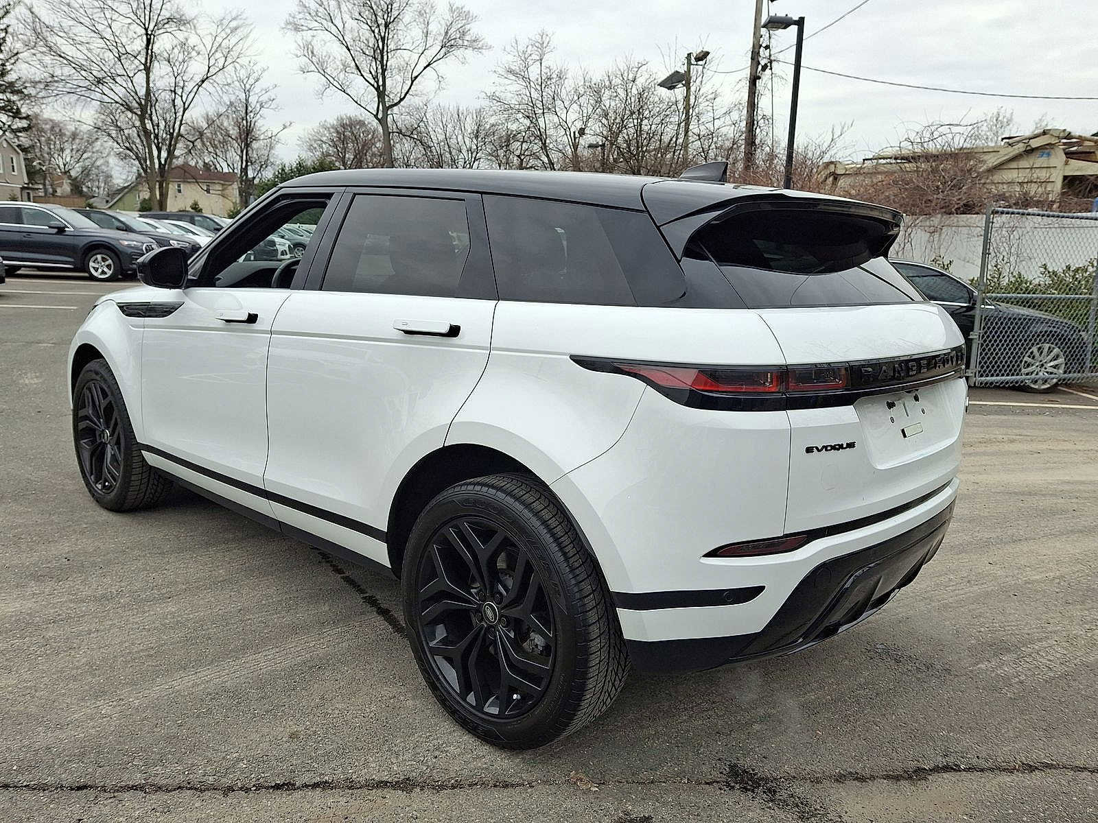 Used 2023 Land Rover Range Rover Evoque SE image 22