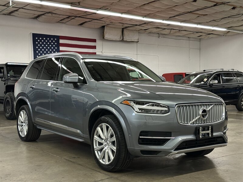 Used 2016 Volvo XC90 T8 Inscription w/ Vision Package image 1