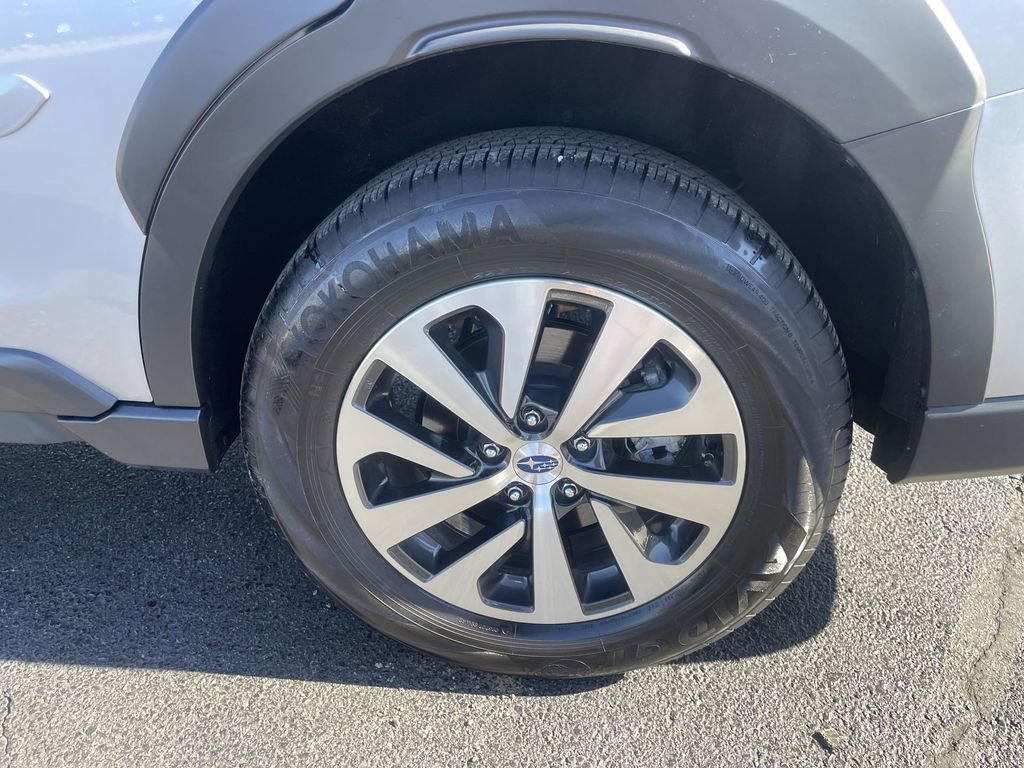 Certified 2025 Subaru Outback image 8