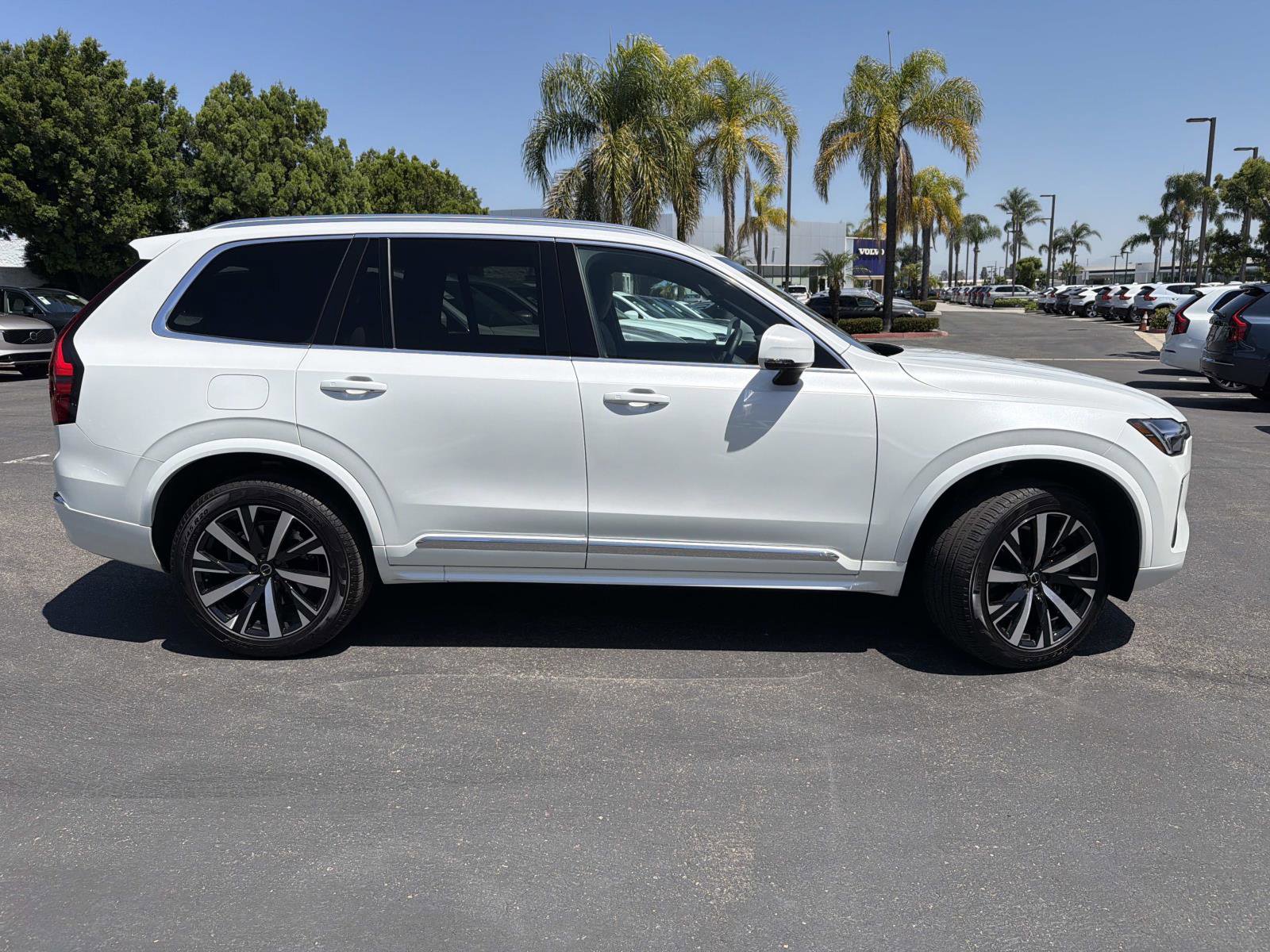Certified 2025 Volvo XC90 B6 Core AWD/4WD image 4