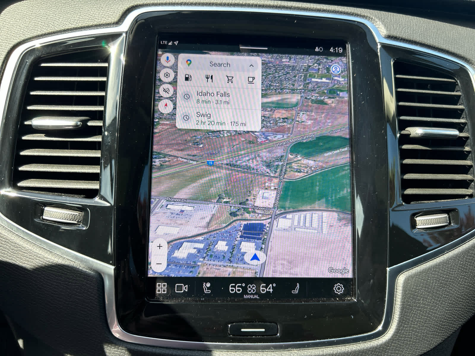 Used 2023 Volvo XC90 B6 Plus image 29