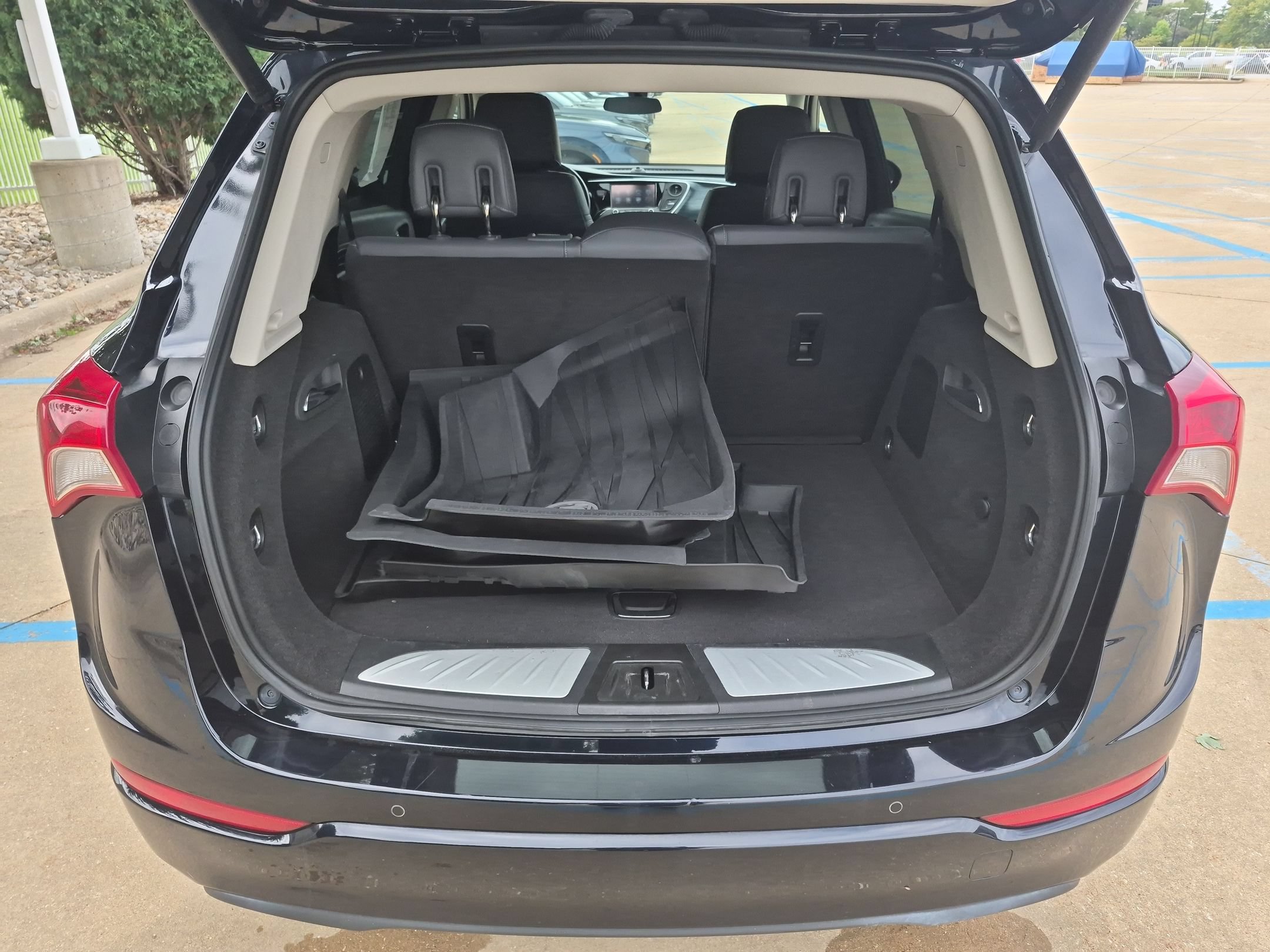 Used 2020 Buick Envision Essence FWD image 28