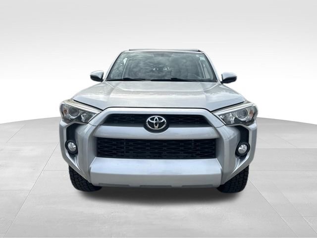 Used 2015 Toyota 4Runner SR5 AWD/4WD image 9