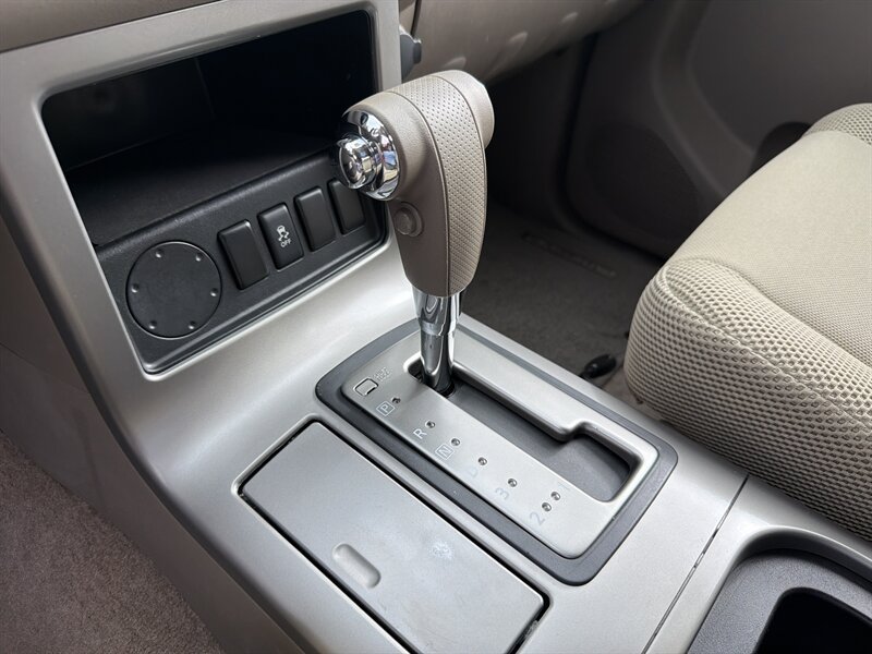 Used 2012 Nissan Pathfinder S RWD image 22