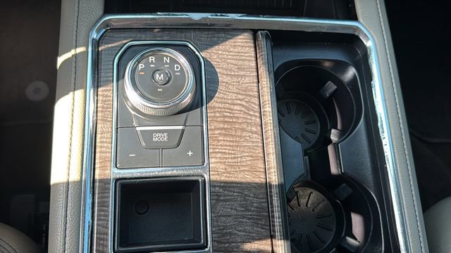 Used 2020 Ford Expedition Max Limited image 25