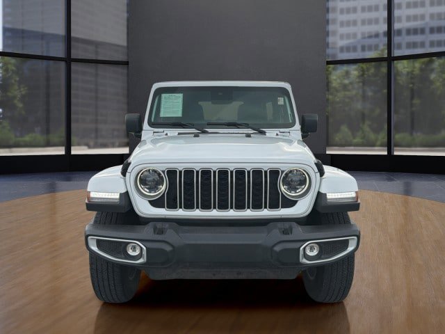Used 2025 Jeep Wrangler Unlimited Sahara AWD/4WD image 11