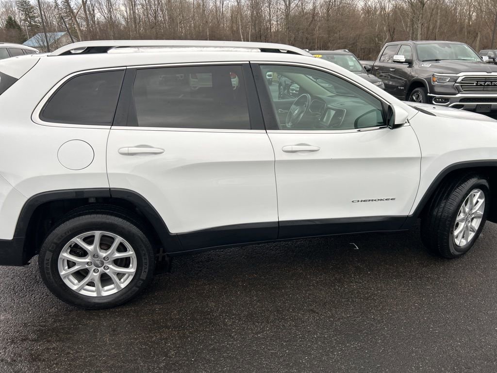 Used 2017 Jeep Cherokee Latitude w/ Cold Weather Group image 8
