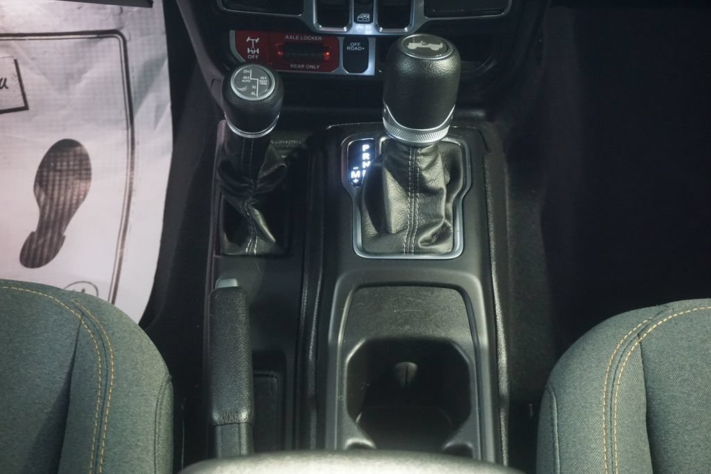 Used 2024 Jeep Wrangler Unlimited AWD/4WD image 30