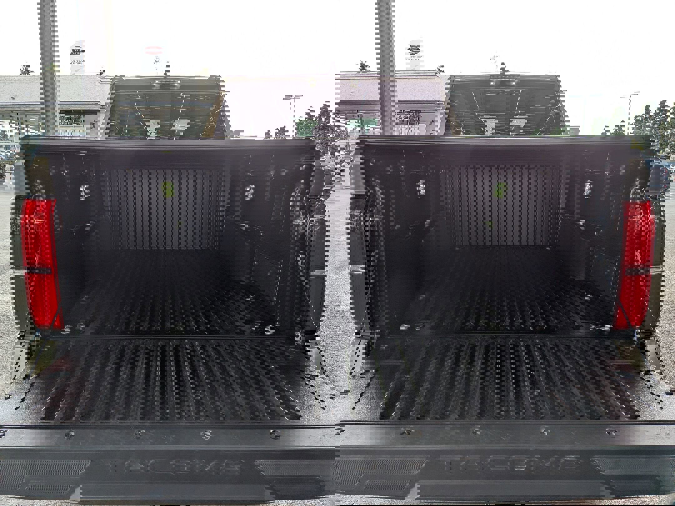 Used 2025 Toyota Tacoma TRD Off-Road image 30