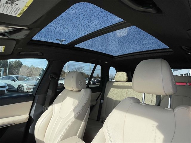 Used 2022 BMW X5 sDrive40i w/ Premium Package image 2