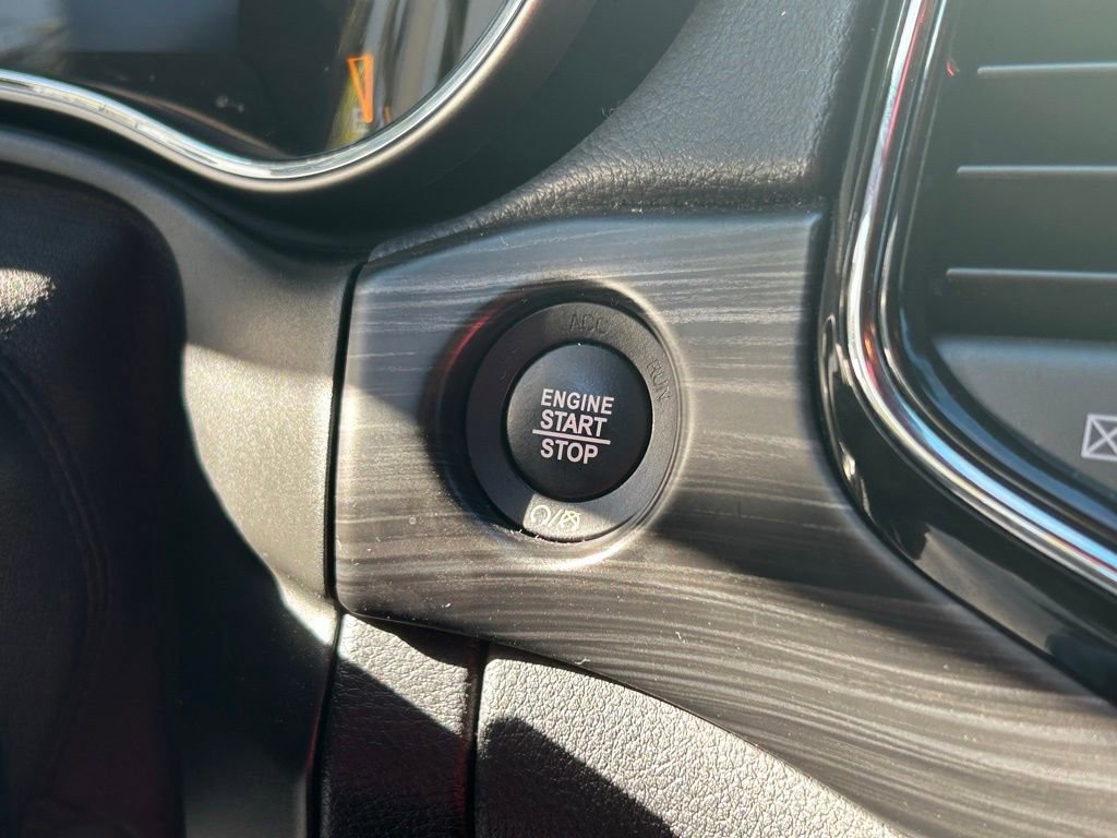 Certified 2021 Jeep Grand Cherokee Laredo X image 39