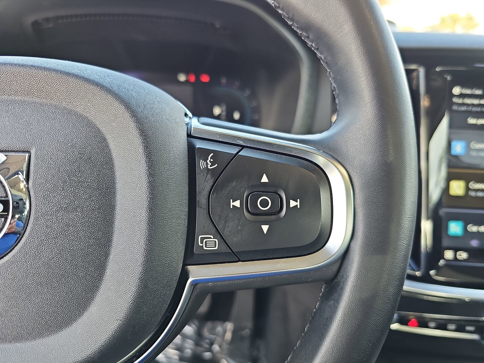 Used 2024 Volvo S60 B5 Core image 17