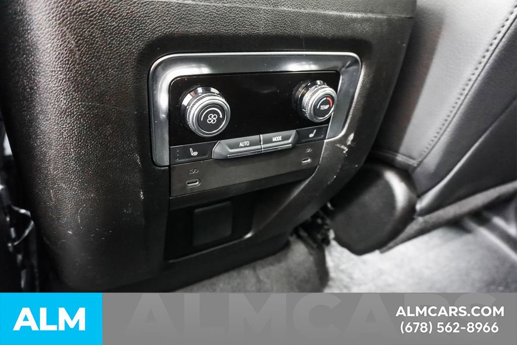 Used 2025 GMC Yukon Denali AWD/4WD image 24