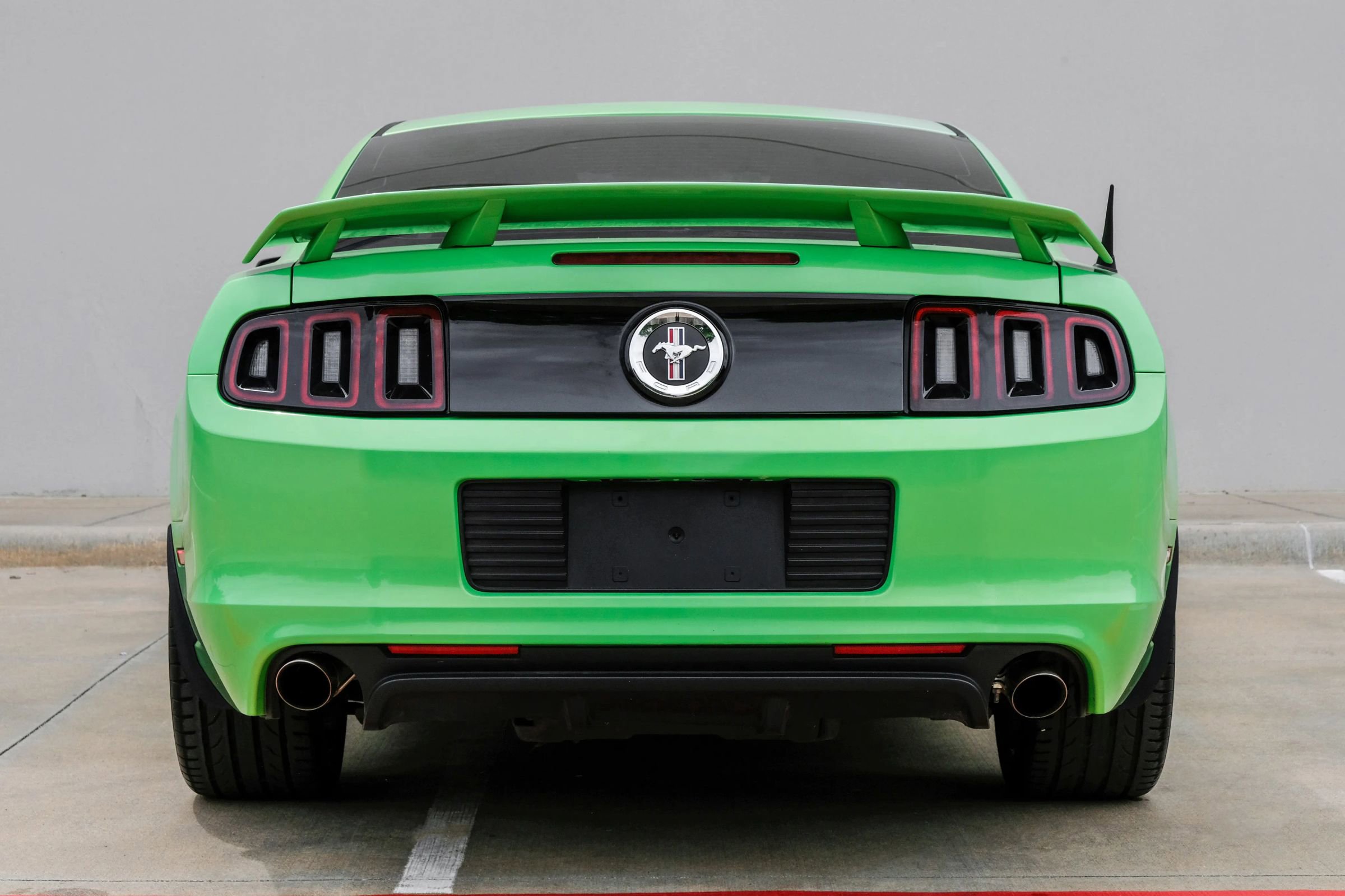 Used 2013 Ford Mustang Boss 302 w/ Boss 302 Accessory Pkg RWD image 5