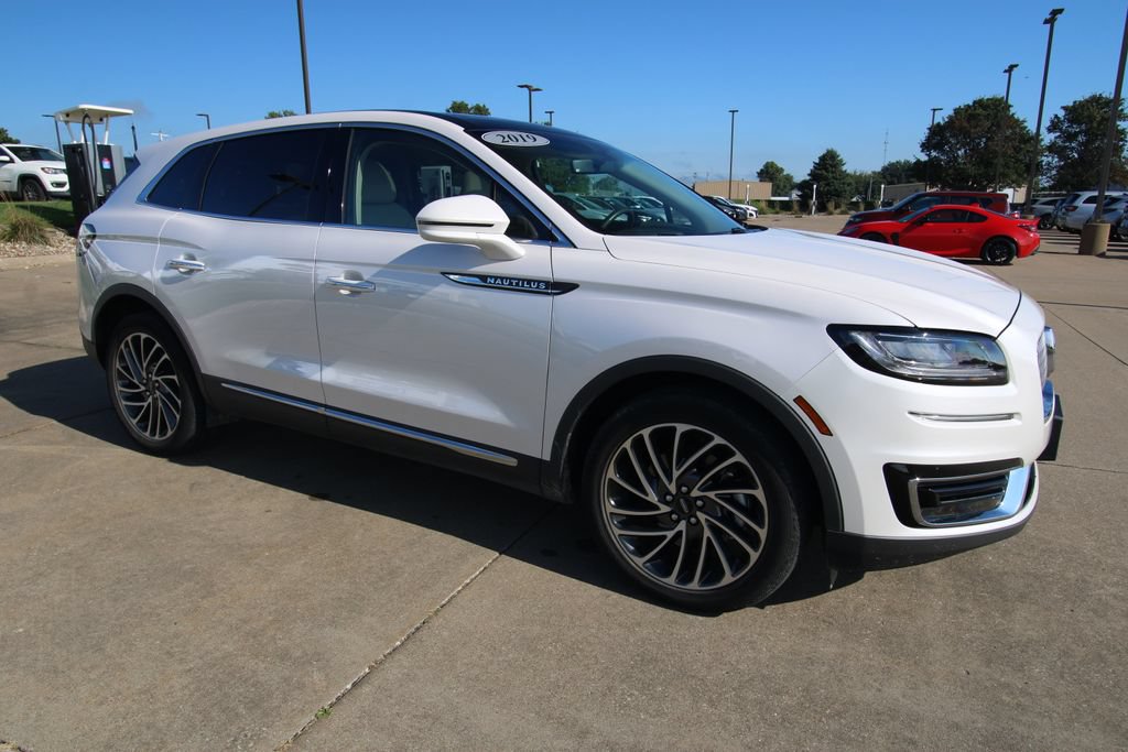 Used 2019 Lincoln Nautilus Reserve w/ Driver Assistance Package AWD/4WD image 3