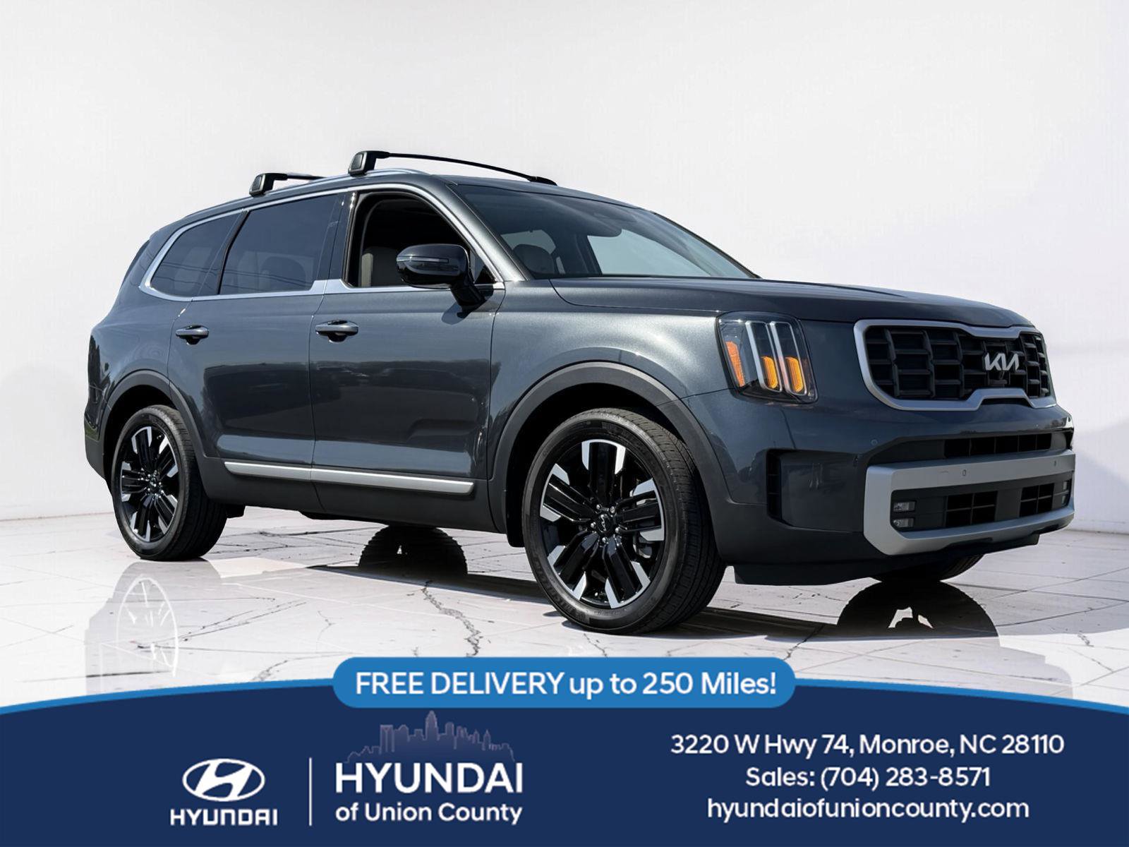 Used 2024 Kia Telluride SX w/ Towing Package image 1