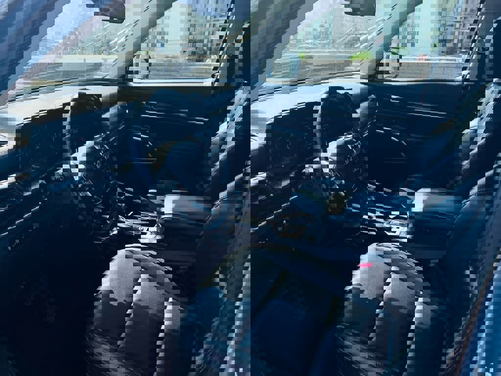 Used 2025 Kia Telluride S AWD/4WD image 9