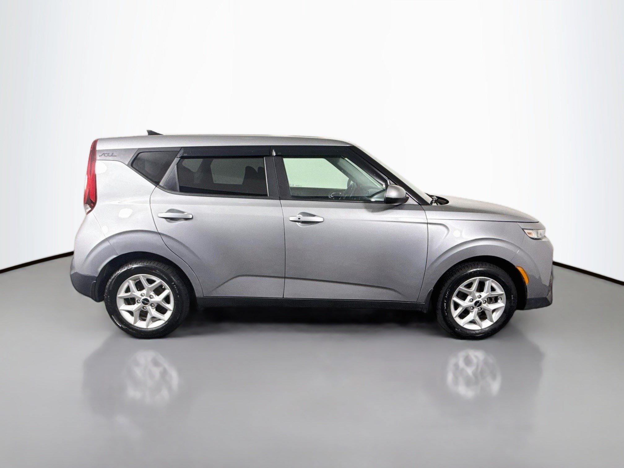 Used 2022 Kia Soul S FWD image 11